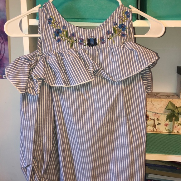 Striped cold shoulder 3/4 with flowers - Picture 1 of 4